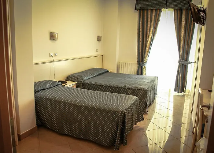 酒店 Hotel Holiday