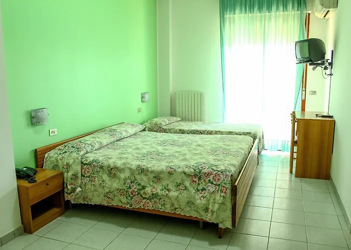 Hotel Holiday 酒店 圣贝内代托-德尔特龙托