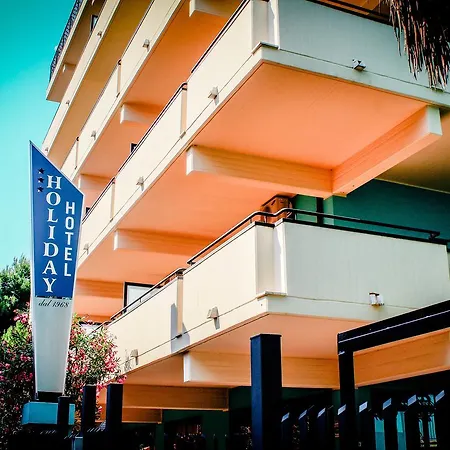 Holiday 3*